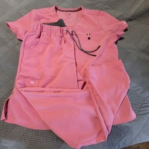 Koi nursing scrub set